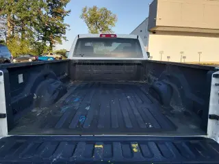 Ram 1500 Classic 2021 4x2 Tradesman 2dr Regular Cab 8 ft. LB Pickup