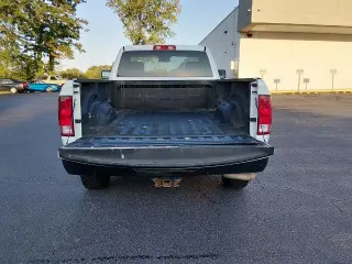 Ram 1500 Classic 2021 4x2 Tradesman 2dr Regular Cab 8 ft. LB Pickup