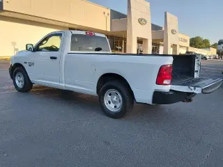 Ram 1500 Classic 2021 4x2 Tradesman 2dr Regular Cab 8 ft. LB Pickup