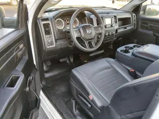 Ram 1500 Classic 2021 4x2 Tradesman 2dr Regular Cab 8 ft. LB Pickup