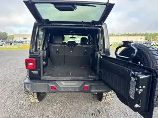 Jeep Wrangler Unlimited 2019 4x4 Sahara 4dr SUV