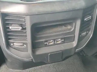 Ram 1500 2024 4x2 Big Horn 4p Puerta Cuadro Tripa 5.6 ft. SB Camión