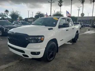 Ram 1500 2024 4x2 Big Horn 4p Puerta Cuadro Tripa 5.6 ft. SB Camión