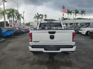 Ram 1500 2024 4x2 Big Horn 4p Puerta Cuadro Tripa 5.6 ft. SB Camión