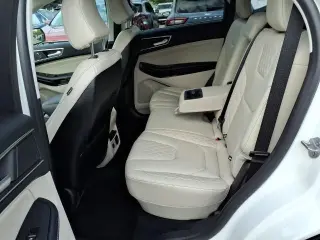 Ford Edge 2023 AWD Titanium 4 puertas Crossオーバー