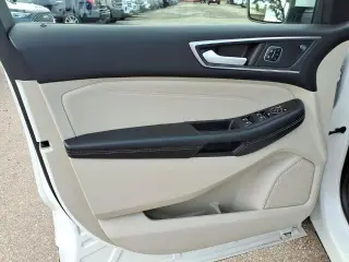 Ford Edge 2023 AWD Titanium 4 puertas Crossオーバー