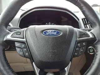Ford Edge 2023 AWD Titanium 4 puertas Crossオーバー
