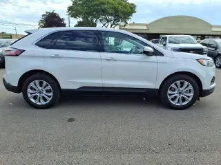 Ford Edge 2023 AWD Titanium 4 puertas Crossオーバー