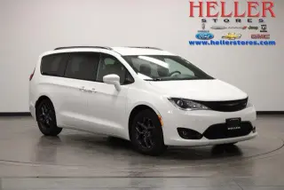 Chrysler Pacifica 2018 Touring L Plus 4dr Mini-Van