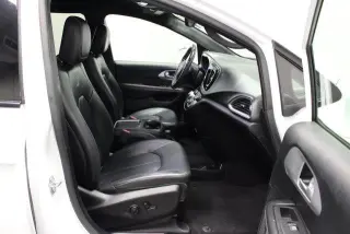 Chrysler Pacifica 2018 Touring L Plus 4dr Mini-Van