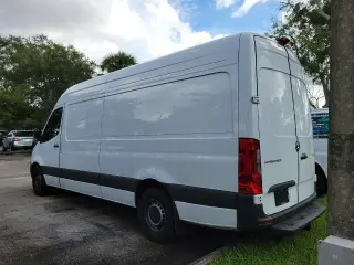 Mercedes-Benz Sprinter 2024 2500 3p 170 pulg. WB Techo Alto Caravana (2.0L I4 HO)