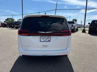 Chrysler Pacifica 2023 Touring L 4dr Mini-Van