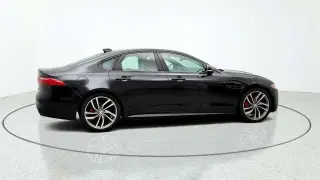 Jaguar XF 2022 AWD P300 R-Dynamic SE 4dr Sedán