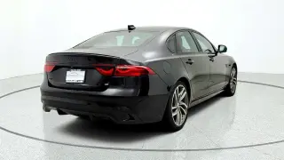 Jaguar XF 2022 AWD P300 R-Dynamic SE 4dr Sedán