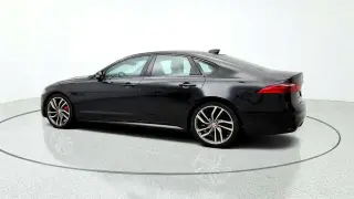 Jaguar XF 2022 AWD P300 R-Dynamic SE 4dr Sedán
