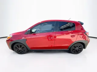 Mitsubishi Mirage 2023 Edición Negra 4p Hatchback