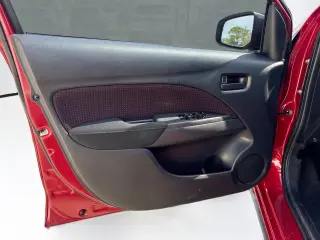 Mitsubishi Mirage 2023 Edición Negra 4p Hatchback