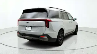 Kia Carnival Híbrido 2026 SX 4dr Mini-Van