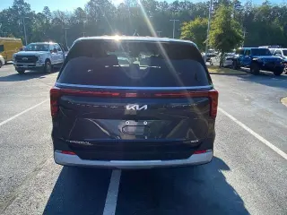 Kia Carnival Híbrido 2026 LXS 4dr Mini-Van