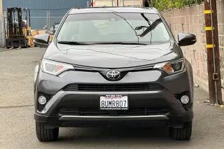 Toyota RAV4 2018 XLE SUV 4 puertas