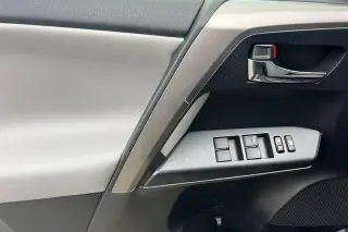 Toyota RAV4 2018 XLE SUV 4 puertas