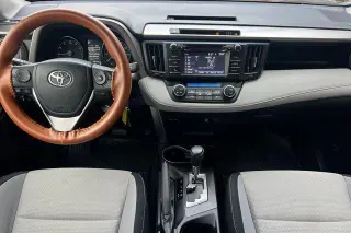 Toyota RAV4 2018 XLE SUV 4 puertas