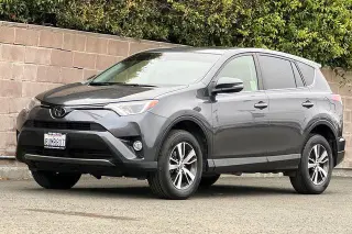 Toyota RAV4 2018 XLE SUV 4 puertas