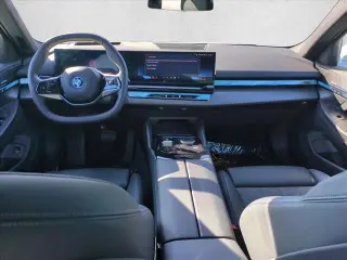 BMW i5 2024 eDrive40 4p Puertas Sedán