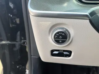 Sedán de 4 puertas Mercedes-Benz Clase C 2025 AWD C 300 4MATIC