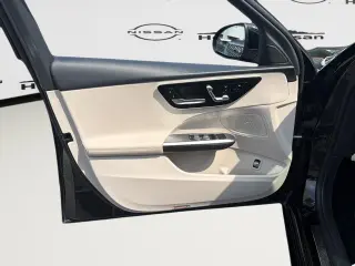 Sedán de 4 puertas Mercedes-Benz Clase C 2025 AWD C 300 4MATIC
