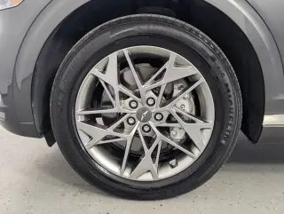 Genesis GV70 2025 AWD 2.5T Standard 4dr SUV