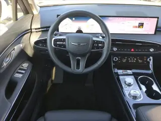 Genesis GV70 2026 AWD 2.5T Estándar 4p SUV
