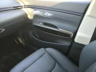 Genesis GV70 2026 AWD 2.5T Estándar 4p SUV