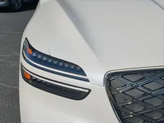Genesis GV70 2026 AWD 2.5T Estándar 4p SUV