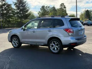 Subaru Forester 2017 AWD 2.5i Touring 4dr Wagon