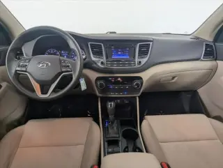 Hyundai TUCSON 2018 TRACCIÓN EN LAS CUATRO RUEDAS SE 4p SUV