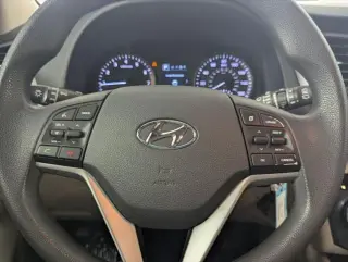 Hyundai TUCSON 2018 TRACCIÓN EN LAS CUATRO RUEDAS SE 4p SUV