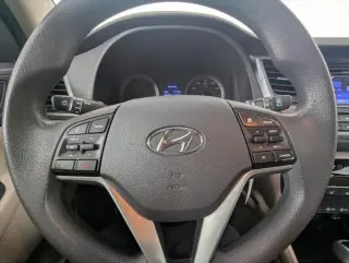 Hyundai TUCSON 2018 TRACCIÓN EN LAS CUATRO RUEDAS SE 4p SUV