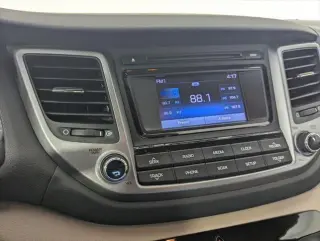 Hyundai TUCSON 2018 TRACCIÓN EN LAS CUATRO RUEDAS SE 4p SUV