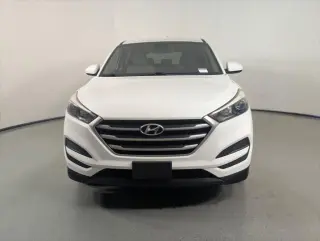 Hyundai TUCSON 2018 TRACCIÓN EN LAS CUATRO RUEDAS SE 4p SUV