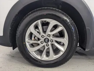Hyundai TUCSON 2018 TRACCIÓN EN LAS CUATRO RUEDAS SE 4p SUV