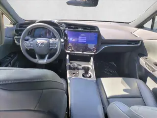 Lexus RZ 300e 2024 Premium 4p Crossover con Ruedas de 18 Pulgadas