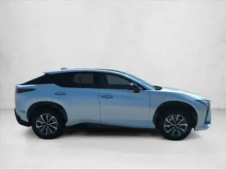 Lexus RZ 300e 2024 Premium 4p Crossover con Ruedas de 18 Pulgadas