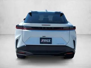 Lexus RZ 300e 2024 Premium 4p Crossover con Ruedas de 18 Pulgadas