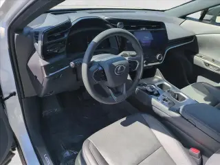 Lexus RZ 300e 2024 Premium 4p Crossover con Ruedas de 18 Pulgadas