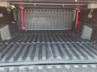 Toyota Tacoma 2024 4x2 TRD Sport 4p Doble Cab 5.0 ft SB