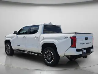 Toyota Tacoma 2024 4x2 TRD Sport 4p Doble Cab 5.0 ft SB