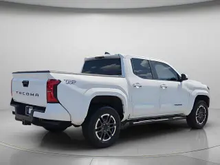 Toyota Tacoma 2024 4x2 TRD Sport 4p Doble Cab 5.0 ft SB