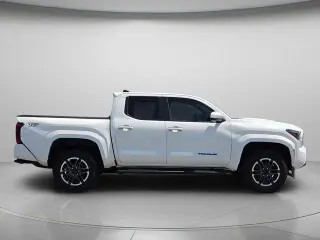 Toyota Tacoma 2024 4x2 TRD Sport 4p Doble Cab 5.0 ft SB