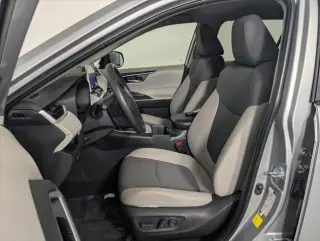 Toyota RAV4 2025 XLE 4p SUV